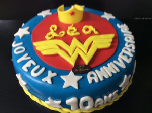 Weeding cake Wonder Woman la Guerande Patisserie Martinique